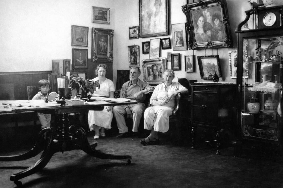 Visconti No Atelier Da Tabajaras Com Louise, Yvonne E Quadros 1944